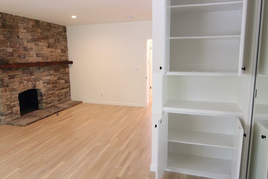 Building Photo - 6345 Primrose Ave