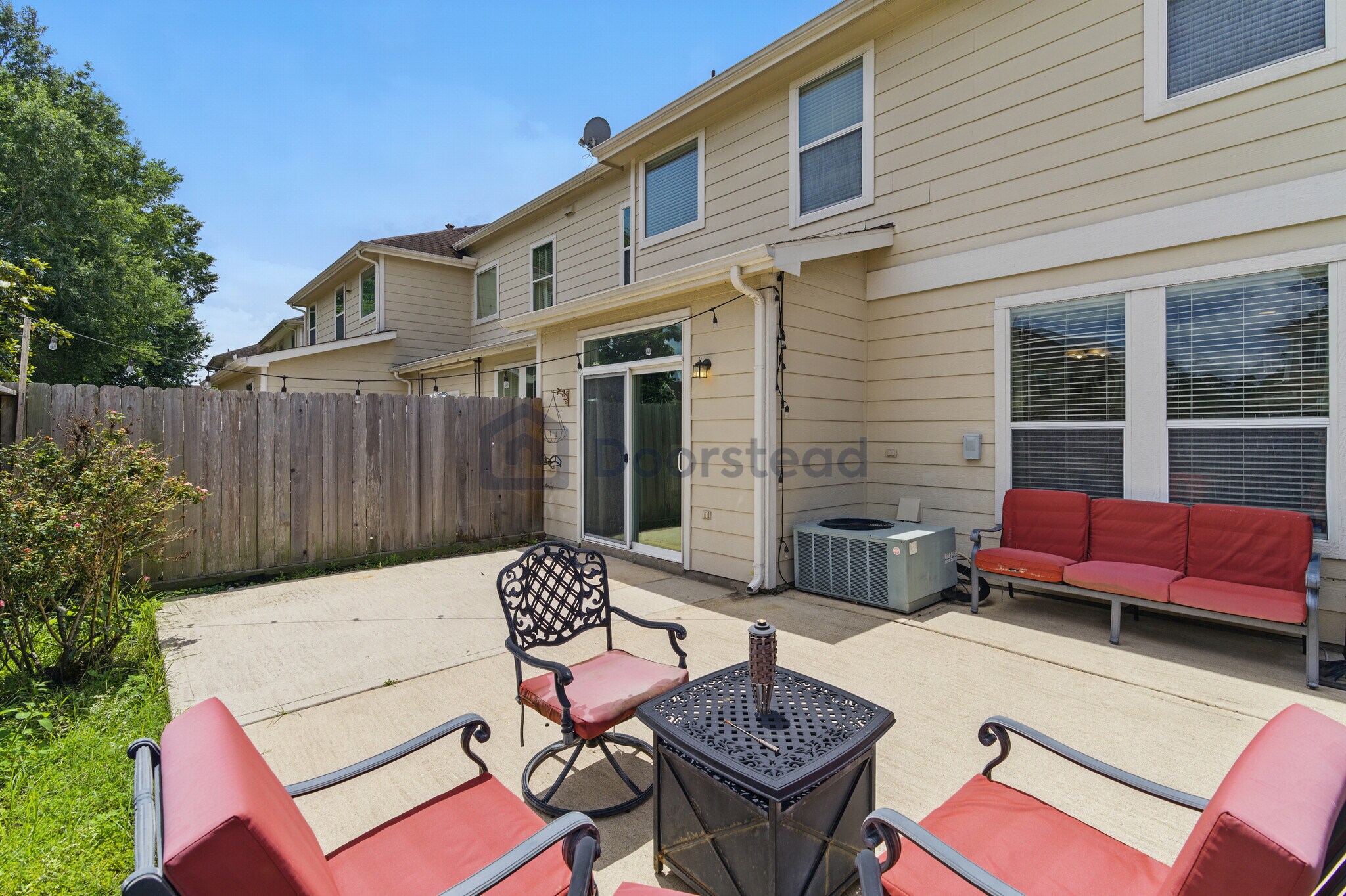 Building Photo - 16030 Summerville Lake Dr