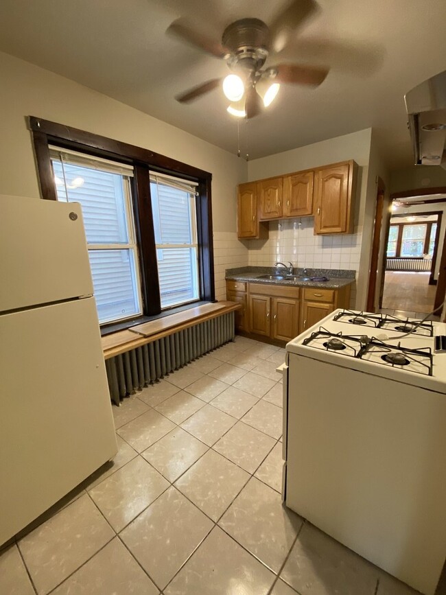 Building Photo - 3056 W Lyndale St