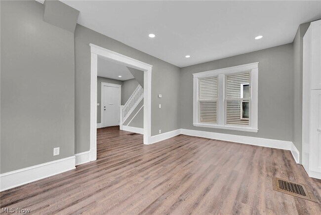 Building Photo - 2221 E 97th St