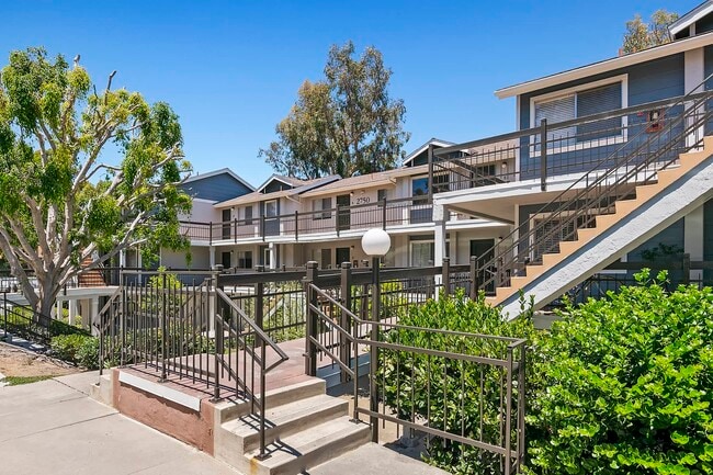 Building Photo - The Avenue at Carlsbad