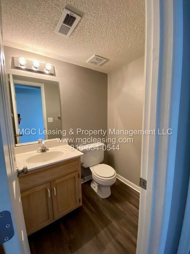 Building Photo - Spacious Comfort Meets Small-Town Charm – ...