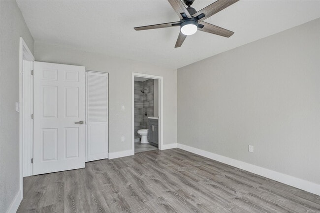 Building Photo - 2614 W 65th St