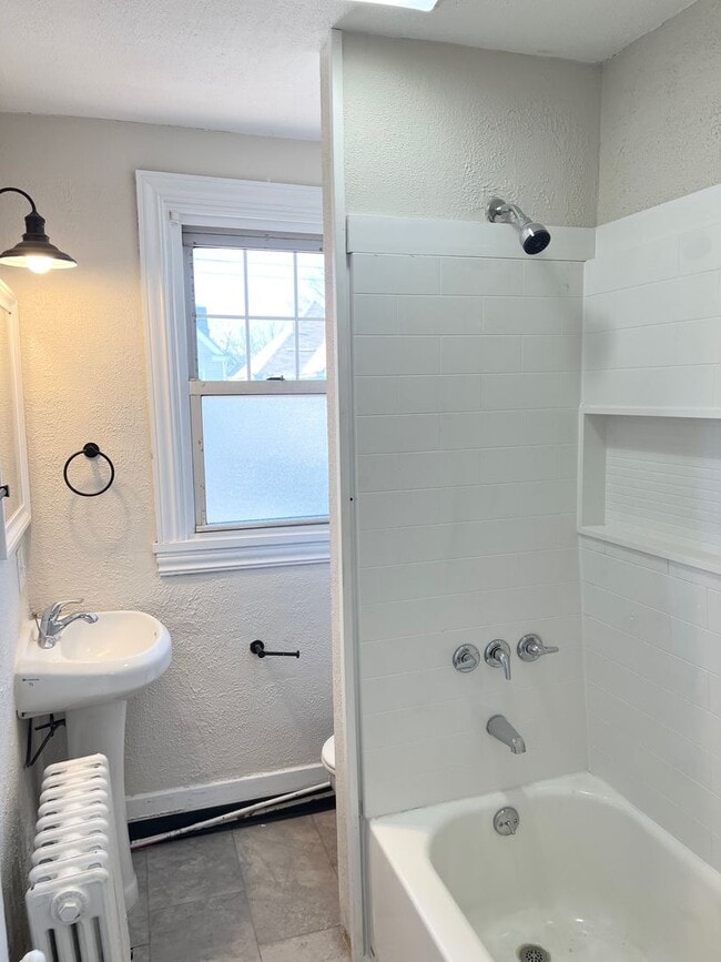 Building Photo - 3010 Zephyr Ave