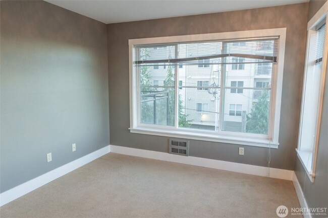 Building Photo - 2Bd/2Ba Seattle Condo
