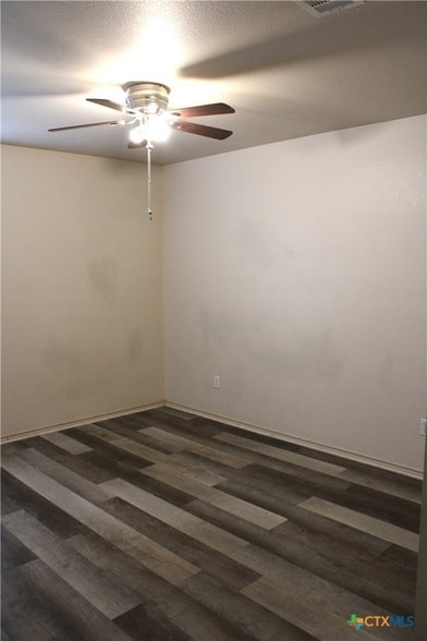 Building Photo - 415 E 4th Ave