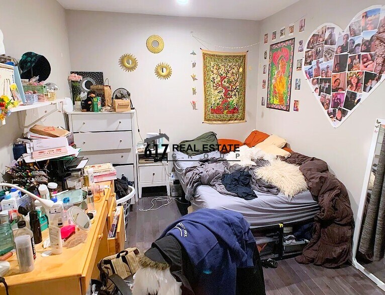 Building Photo - 77 Linden St