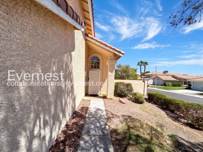 Building Photo - 2802 Prickley Pear Dr