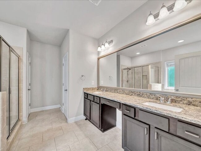 Building Photo - Spacious 4BR Home with Fenced Yard & Community Pool