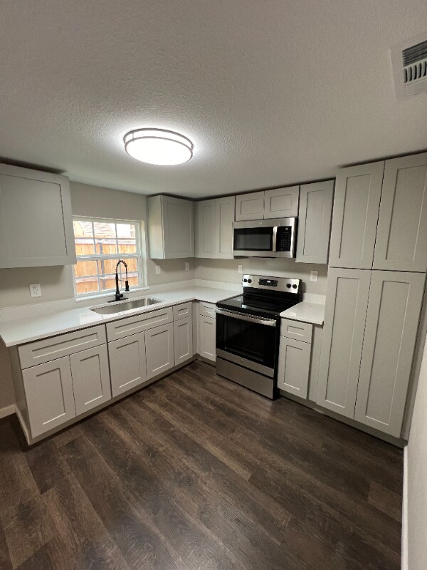 Building Photo - 2015 Garfield St