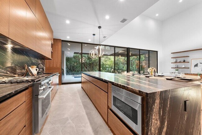 Building Photo - 3415 Rosefinch Trail