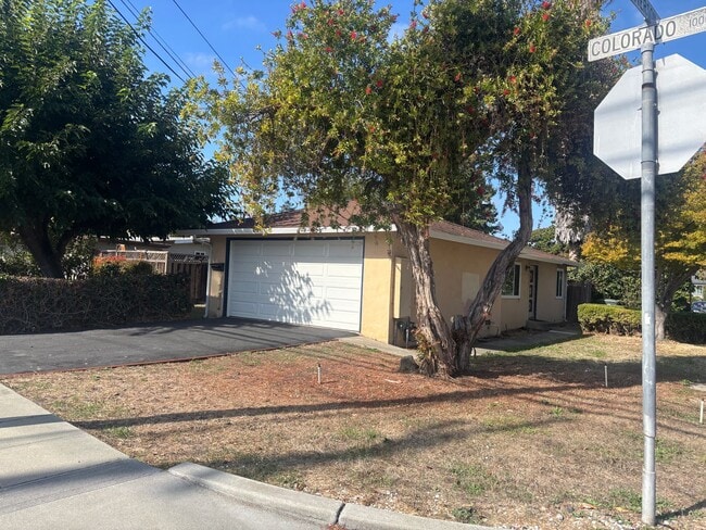 Building Photo - PET FRIENDLY 3 BED/1 BATH in Palo Alto Ava...