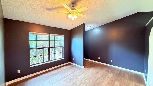 Building Photo - Pet-Friendly 3BR Home with Spacious Yard – No HOA!