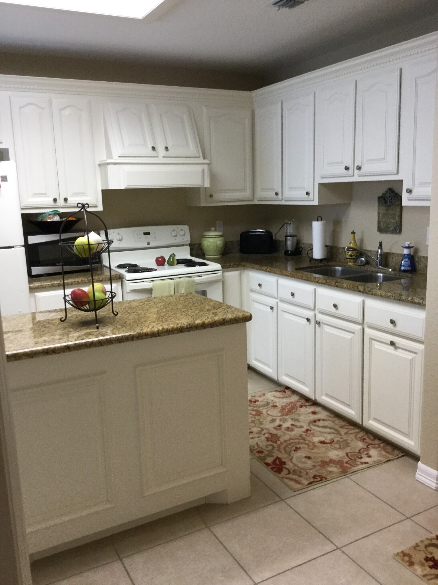 Island Kitchen - 2706 Bobcat Ln
