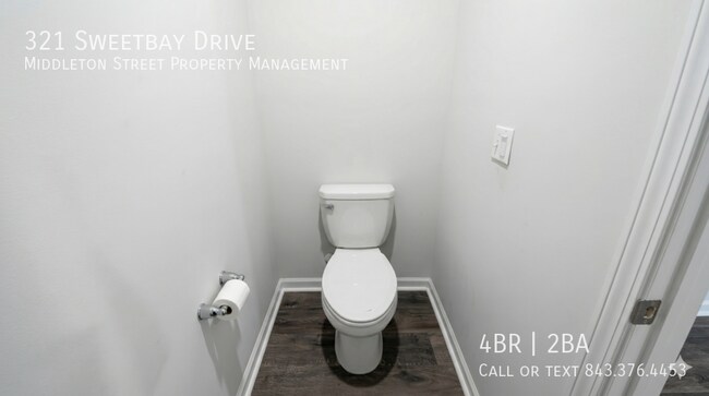 Building Photo - 321 Sweetbay Dr