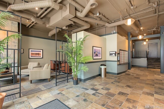 Building Photo - 108 5th Ave S