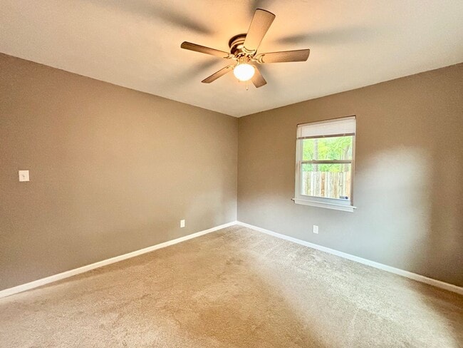 Building Photo - Charming 3-Bedroom Ranch in Chesapeake