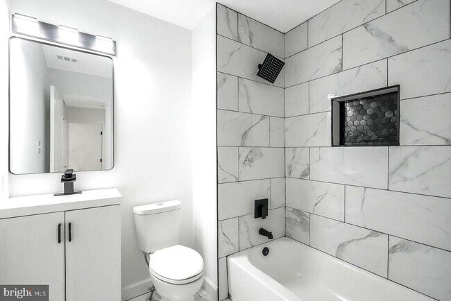 Building Photo - 6304 Juanita Ct