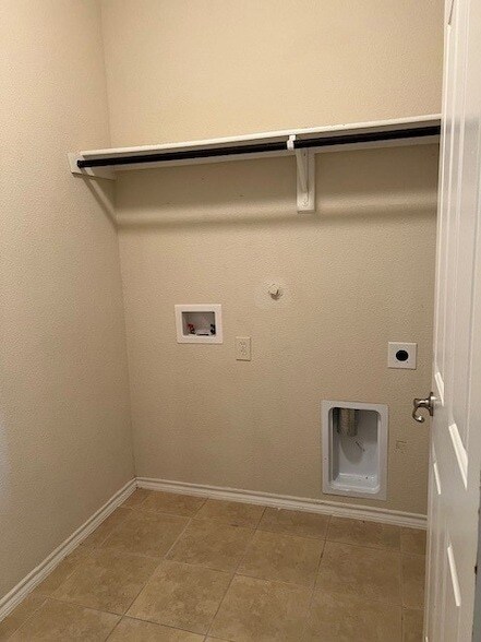 Building Photo - 7823 Black Willow Ln