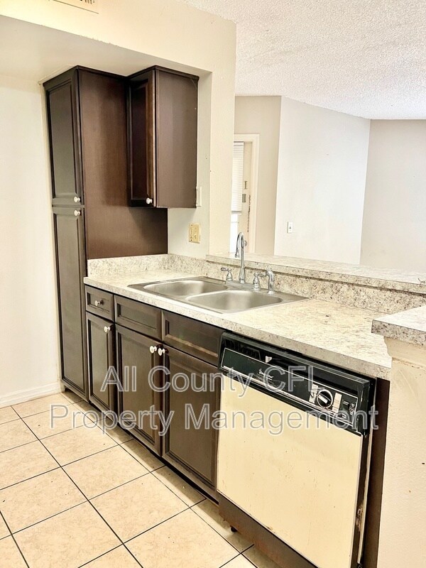 Building Photo - 401 Fountainhead Cir