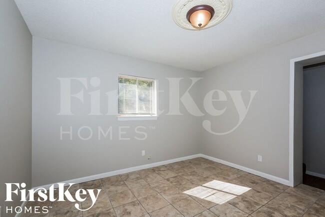 Building Photo - 4915 Foxhall Cove