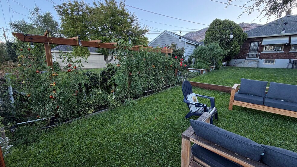 Building Photo - 2659 Brinker Ave