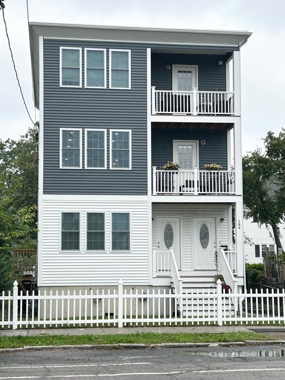 Building Photo - 184 Billings Rd