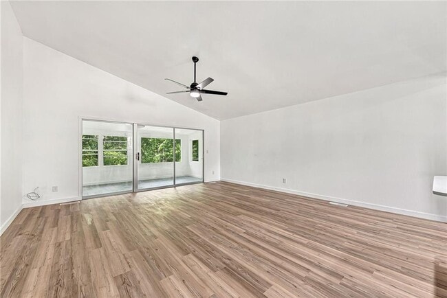 Building Photo - 6 Brompton Dr