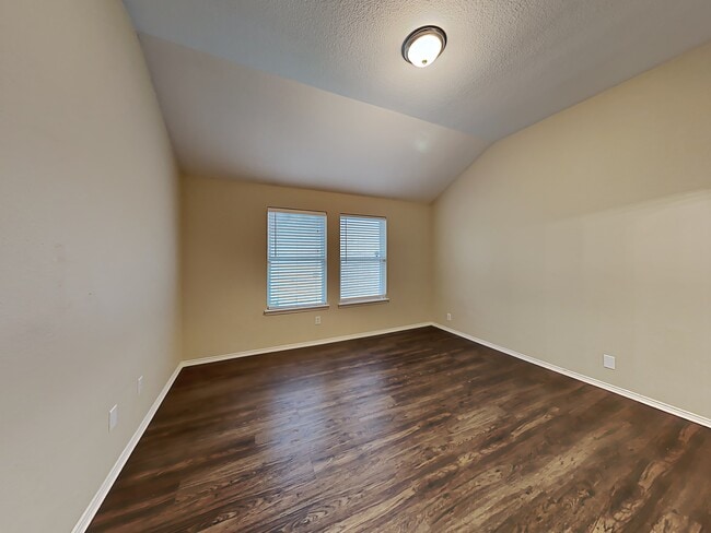 Building Photo - 1910 Temper Lane