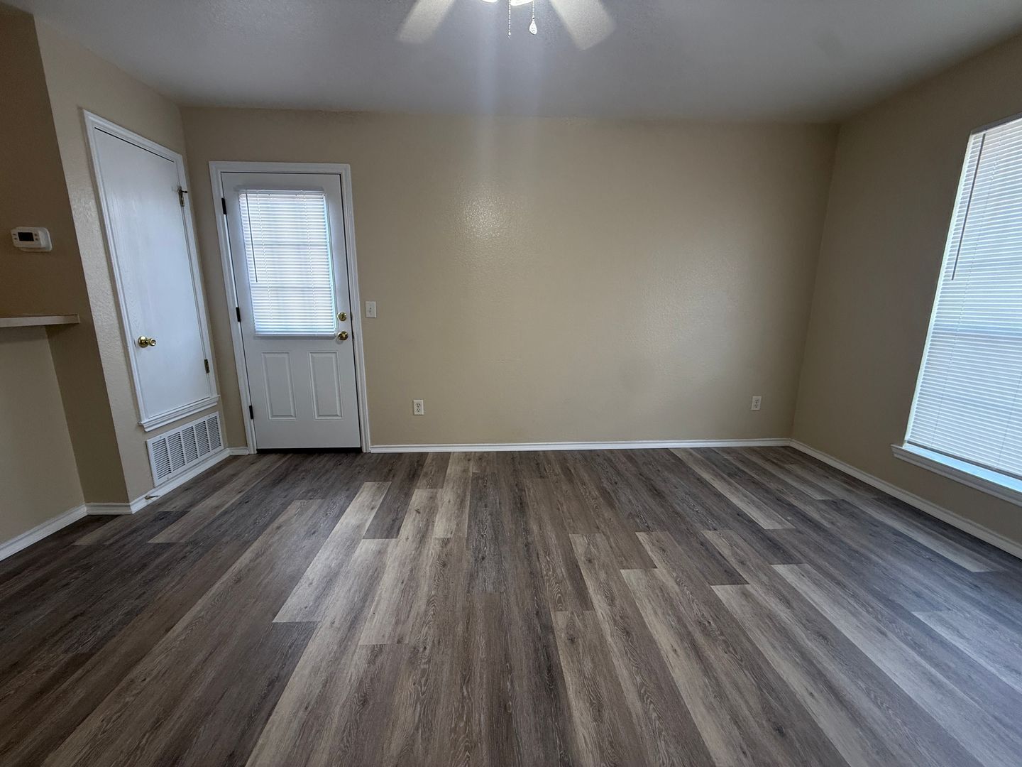 Building Photo - 4000 Doraine Ct