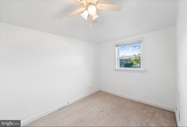 Building Photo - 1656 Yakona Rd