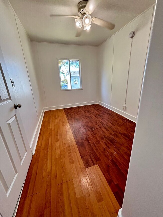 Interior Photo - Foothill, 7529 &amp; Helendale