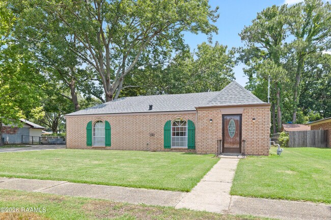 Building Photo - 403 Gerald Dr