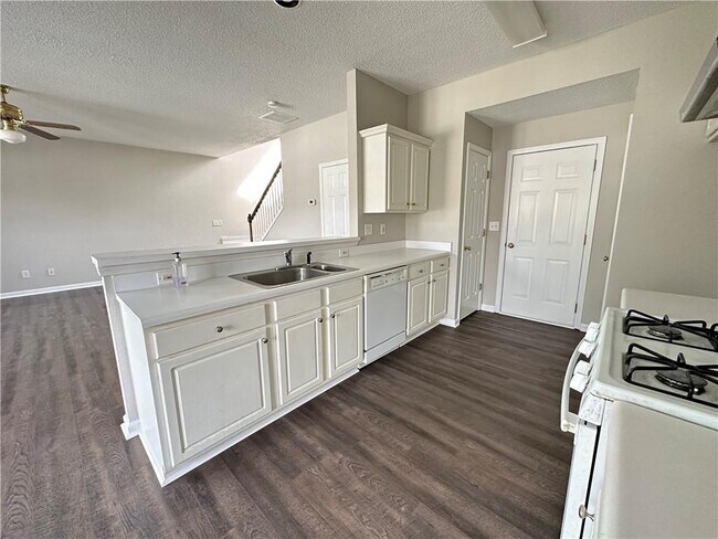 Building Photo - 3613 Gainesway Trace