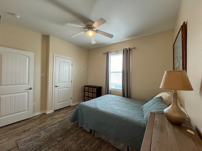 Building Photo - 15128 Dory Dr