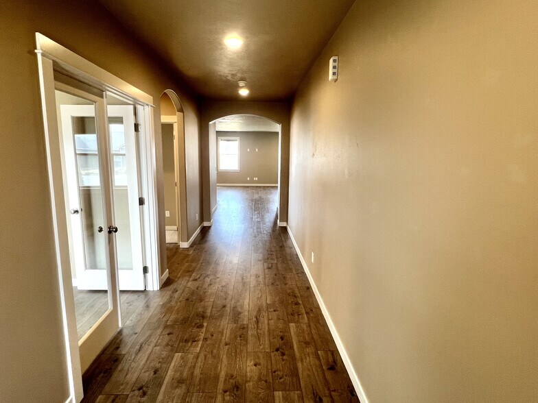 Building Photo - 2395 Chelan St