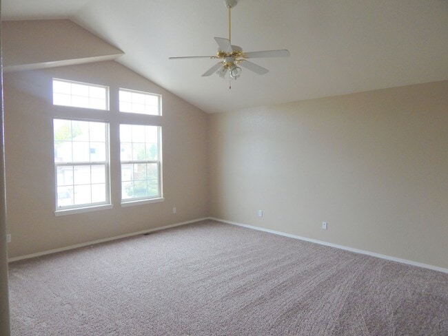 Building Photo - 203 Cleopatra St