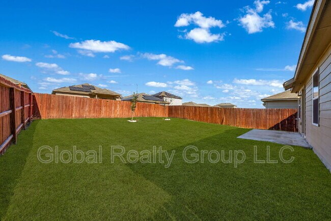 Building Photo - 7139 Quarter Moon