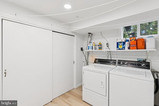 Building Photo - 5006 Flanders Ave