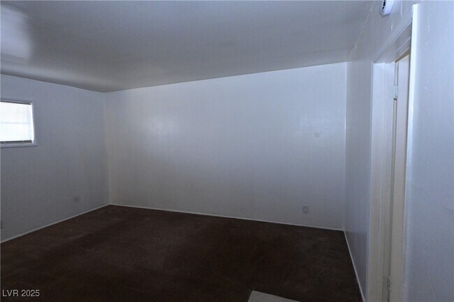 Building Photo - 2200 Marlin Ave