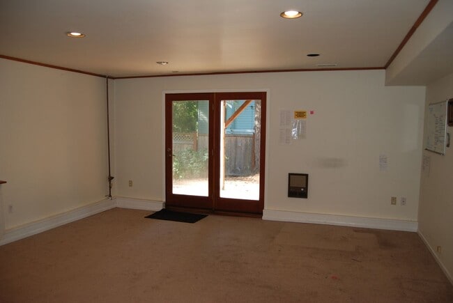 Building Photo - 13310 NE 74th St