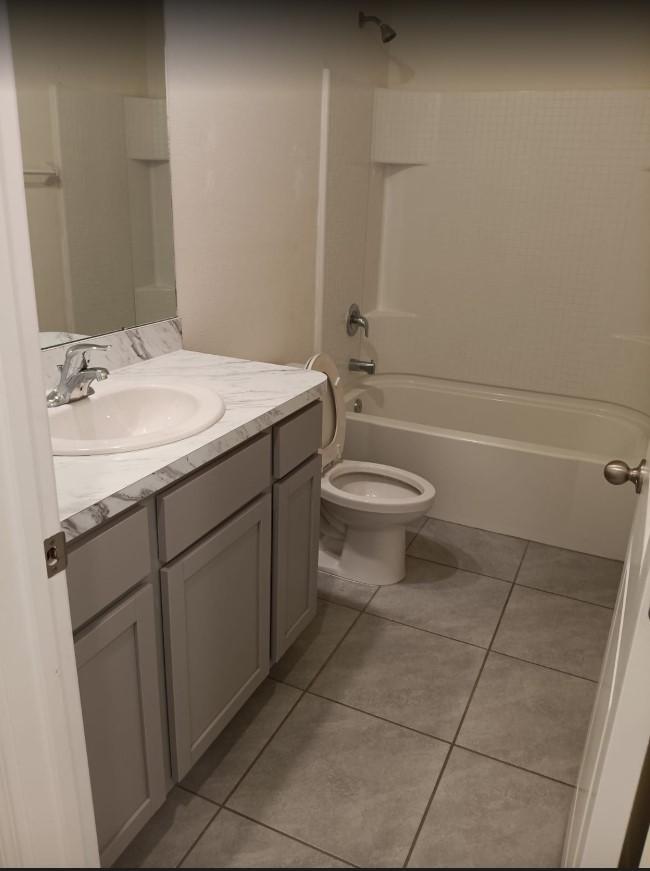 Building Photo - 16608 Maude Dr