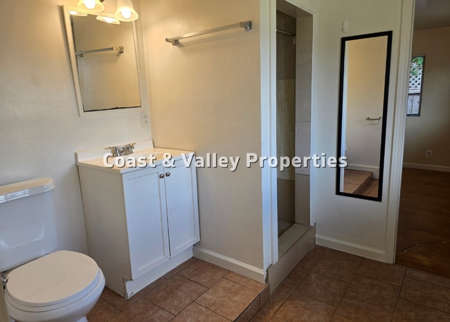 Building Photo - South Salinas home for RENT!!!