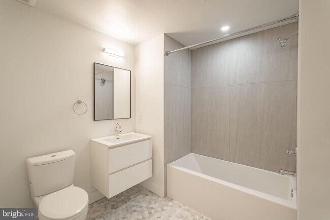 Building Photo - 2101 Washington Ave