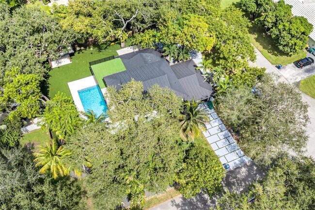 Building Photo - 11340 SW 74th Ct