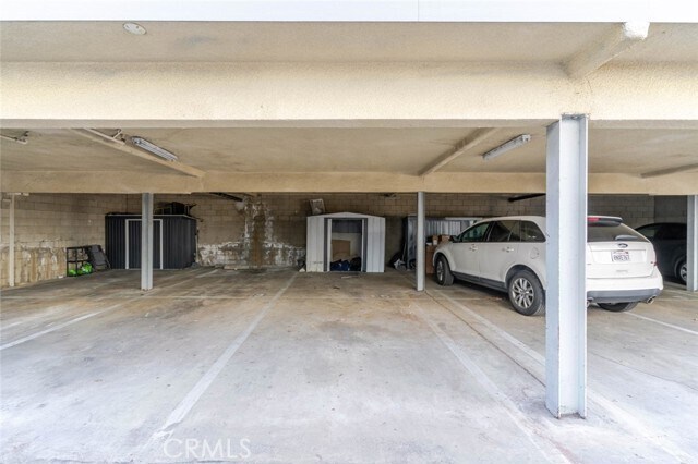 Building Photo - 15113 Saticoy St