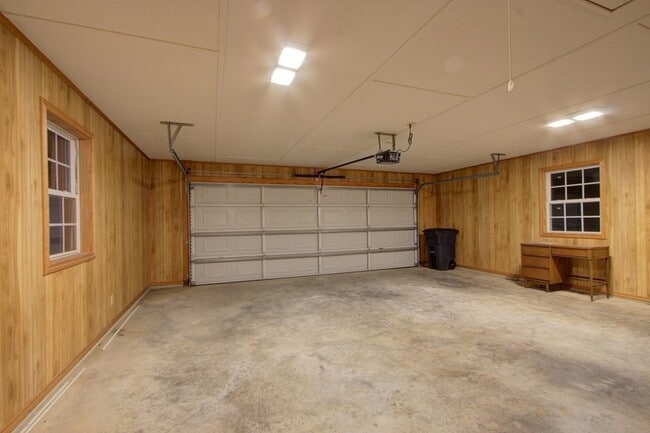 Building Photo - 720 Tennessee Acres Dr