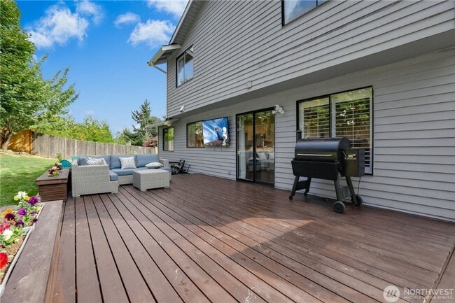 Building Photo - 3 bed 2.5 bath in martha lake neighborhood