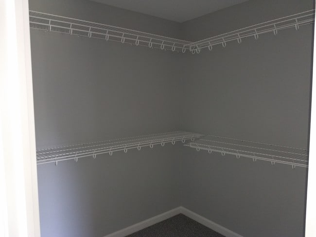 Building Photo - Burnham Brookside