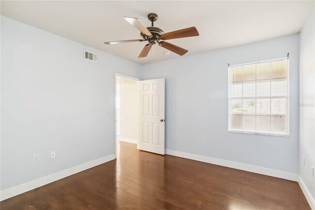 Building Photo - 1025 Villagio Cir
